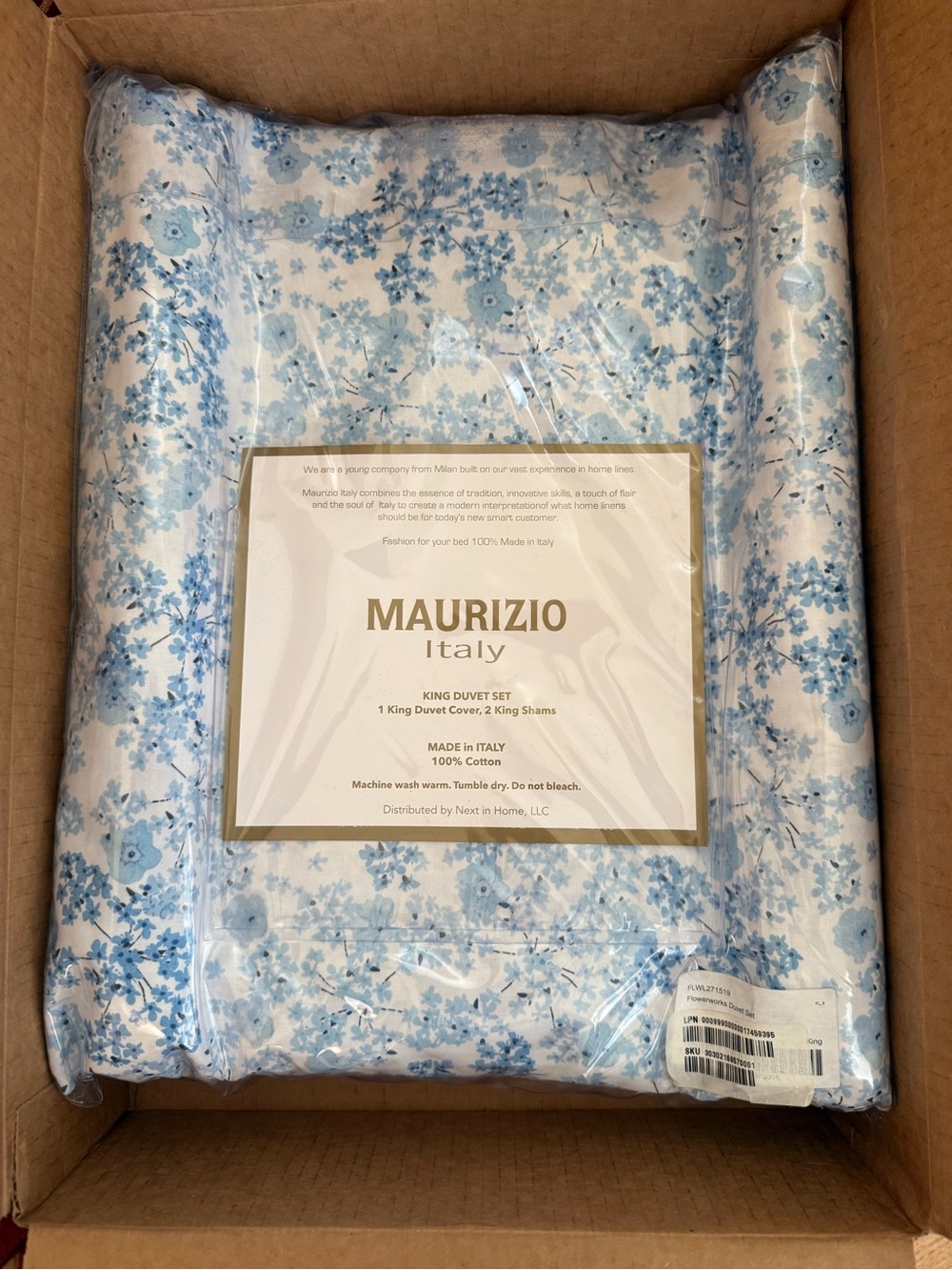 Mauricio 100% cotton Duvet and 2 Shams set from GILT